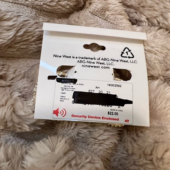 Nine West Silver Tone Geometric Hoop Earrings with Rhinestones NWT - Picture 4 of 5